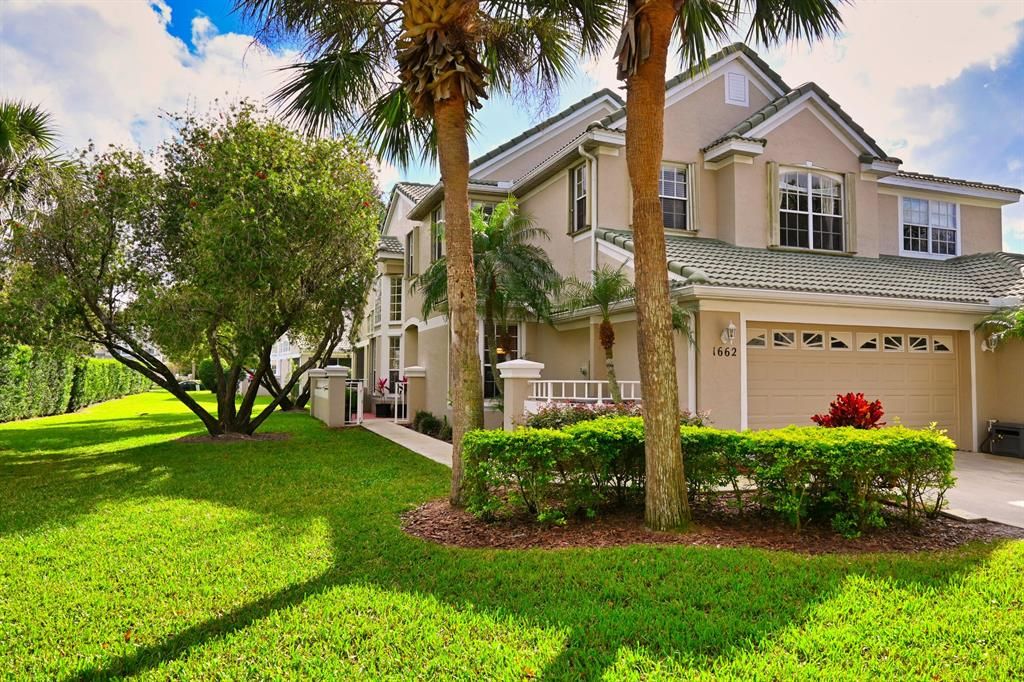 Photo of 1662 SW Harbour Isles Circle #91, Port St Lucie, FL 34986 (MLS # R10857167)