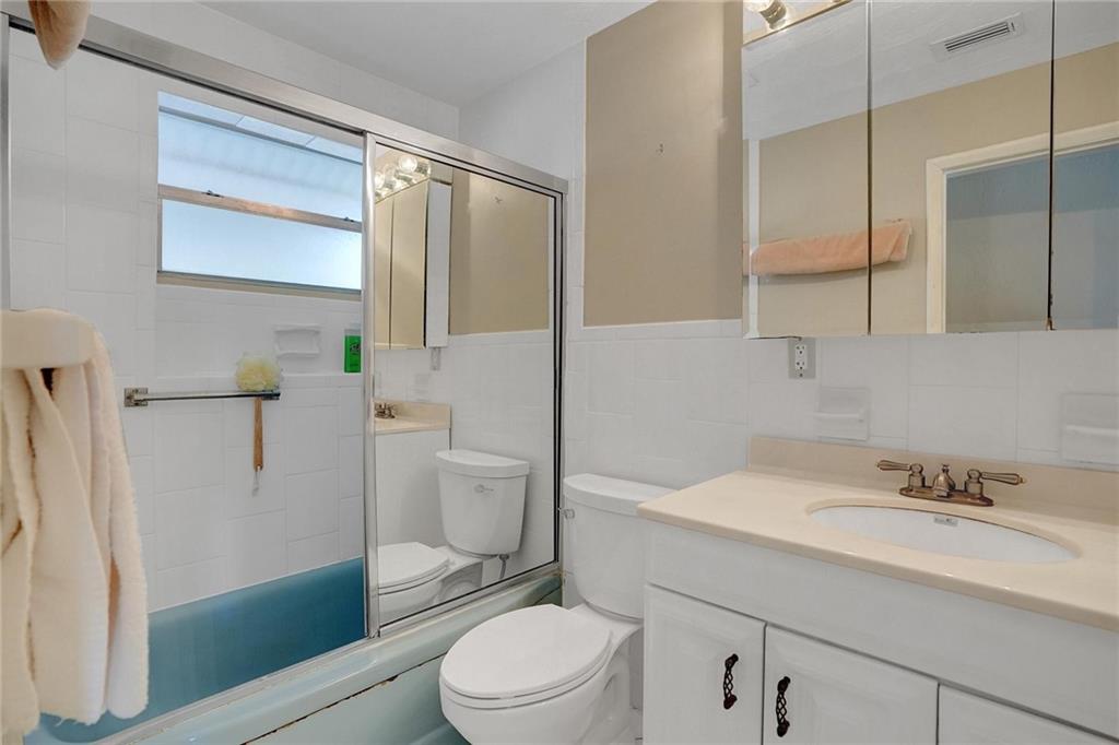 Cresthaven 3 37-11 B - Residential