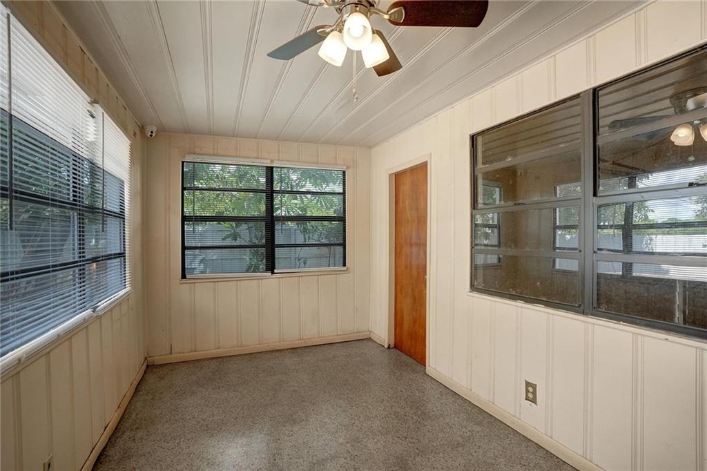 Cresthaven 3 37-11 B - Residential