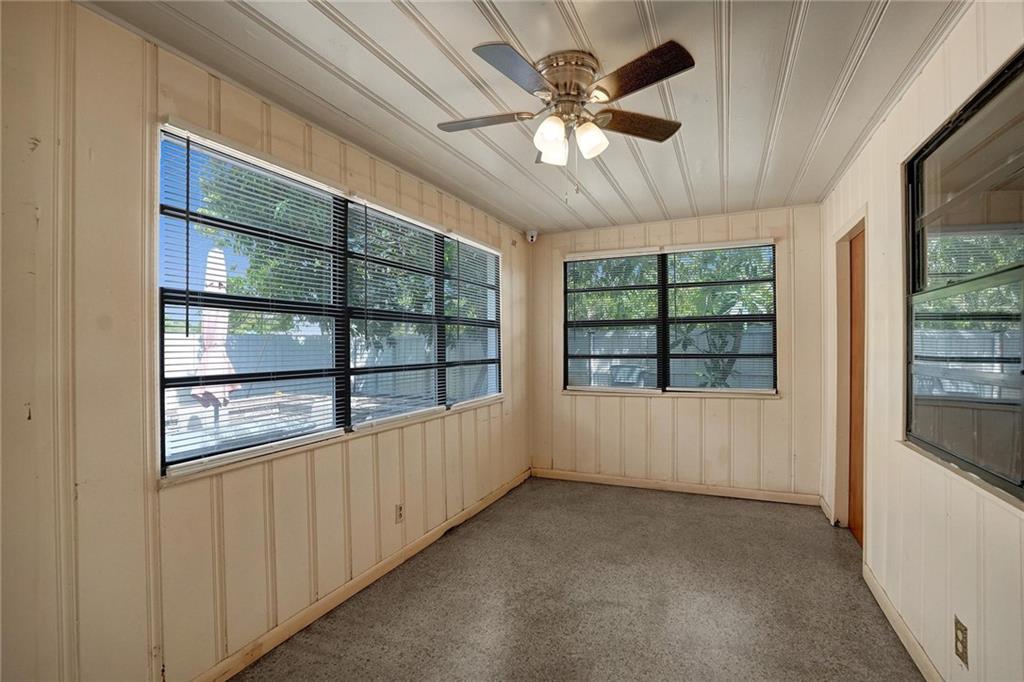 Cresthaven 3 37-11 B - Residential