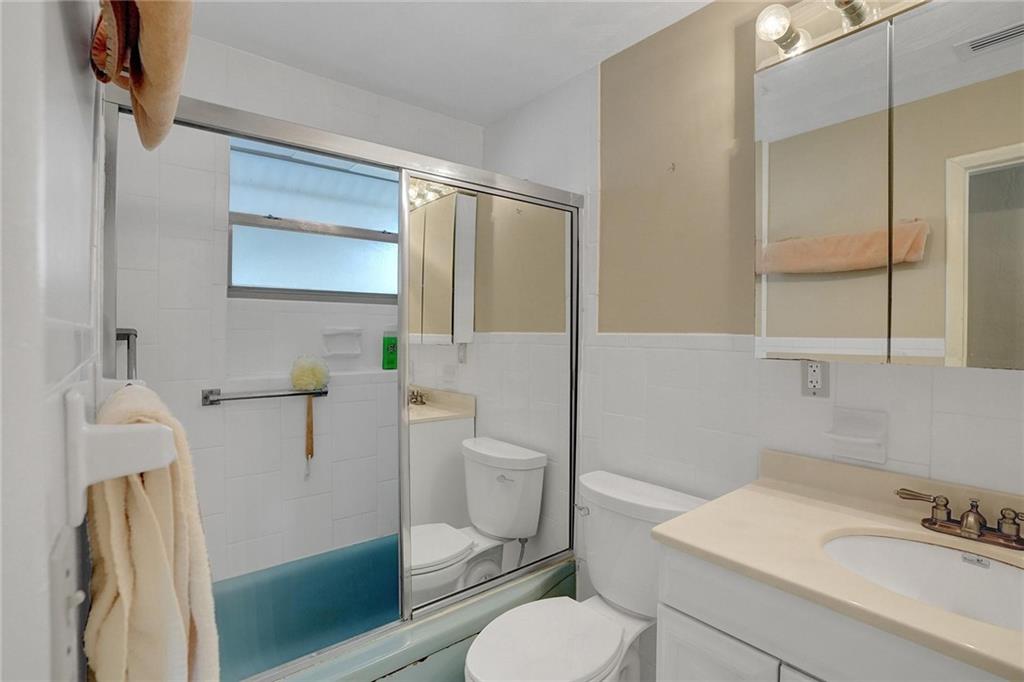 Cresthaven 3 37-11 B - Residential