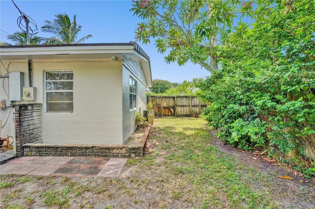 Cresthaven 3 37-11 B - Residential