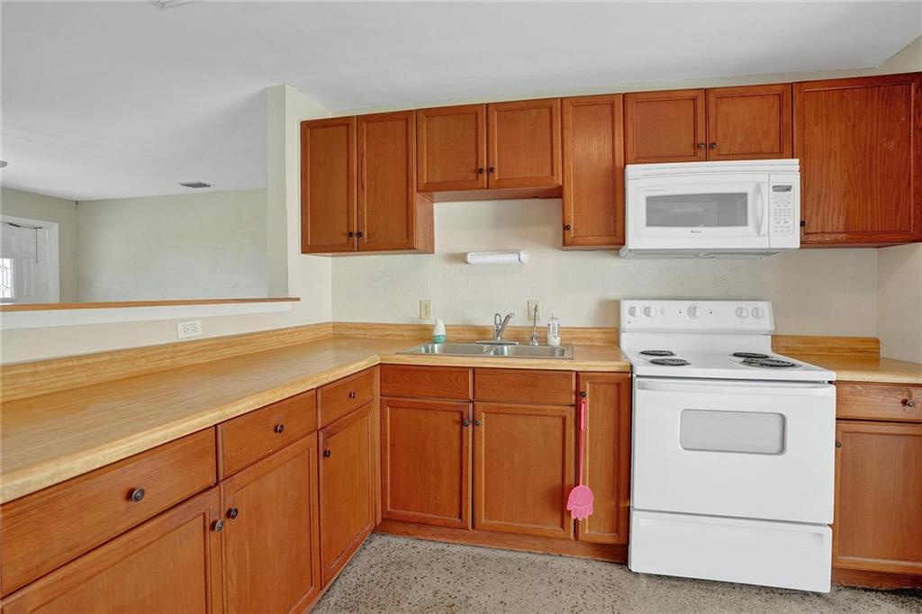 Cresthaven 3 37-11 B - Residential