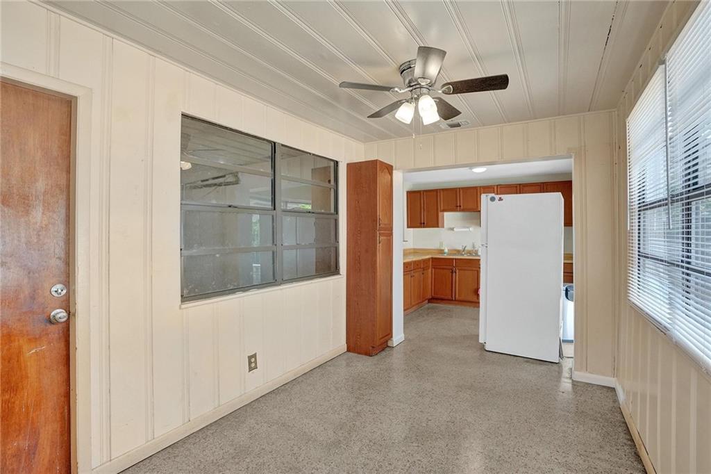 Cresthaven 3 37-11 B - Residential