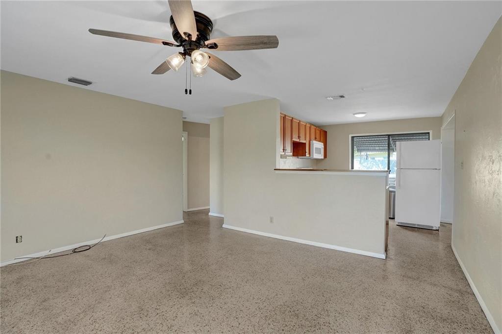 Cresthaven 3 37-11 B - Residential