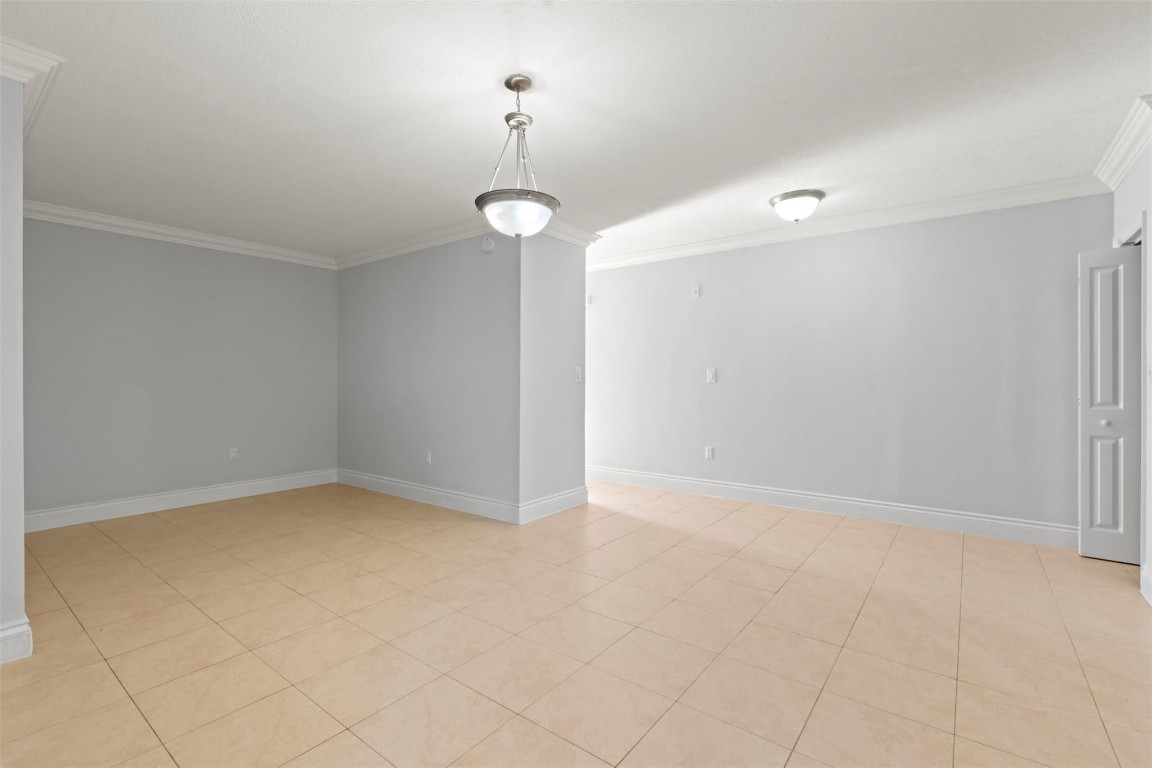 9930 Collins Avenue 12