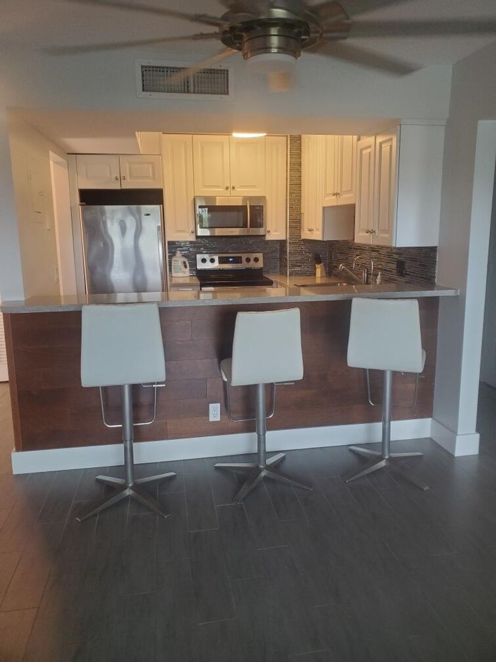 Photo of 610 Tennis Club Drive #403, Fort Lauderdale, FL 33311 (MLS # B26003929)