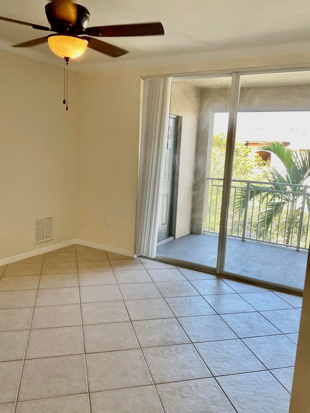 Photo of 6530 Emerald Dunes Drive #304, West Palm Beach, FL 33411 (MLS # R11164110)