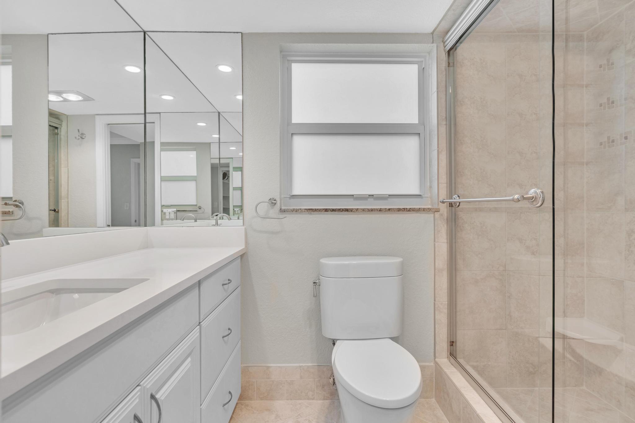 3800 Oaks Clubhouse Dr 201