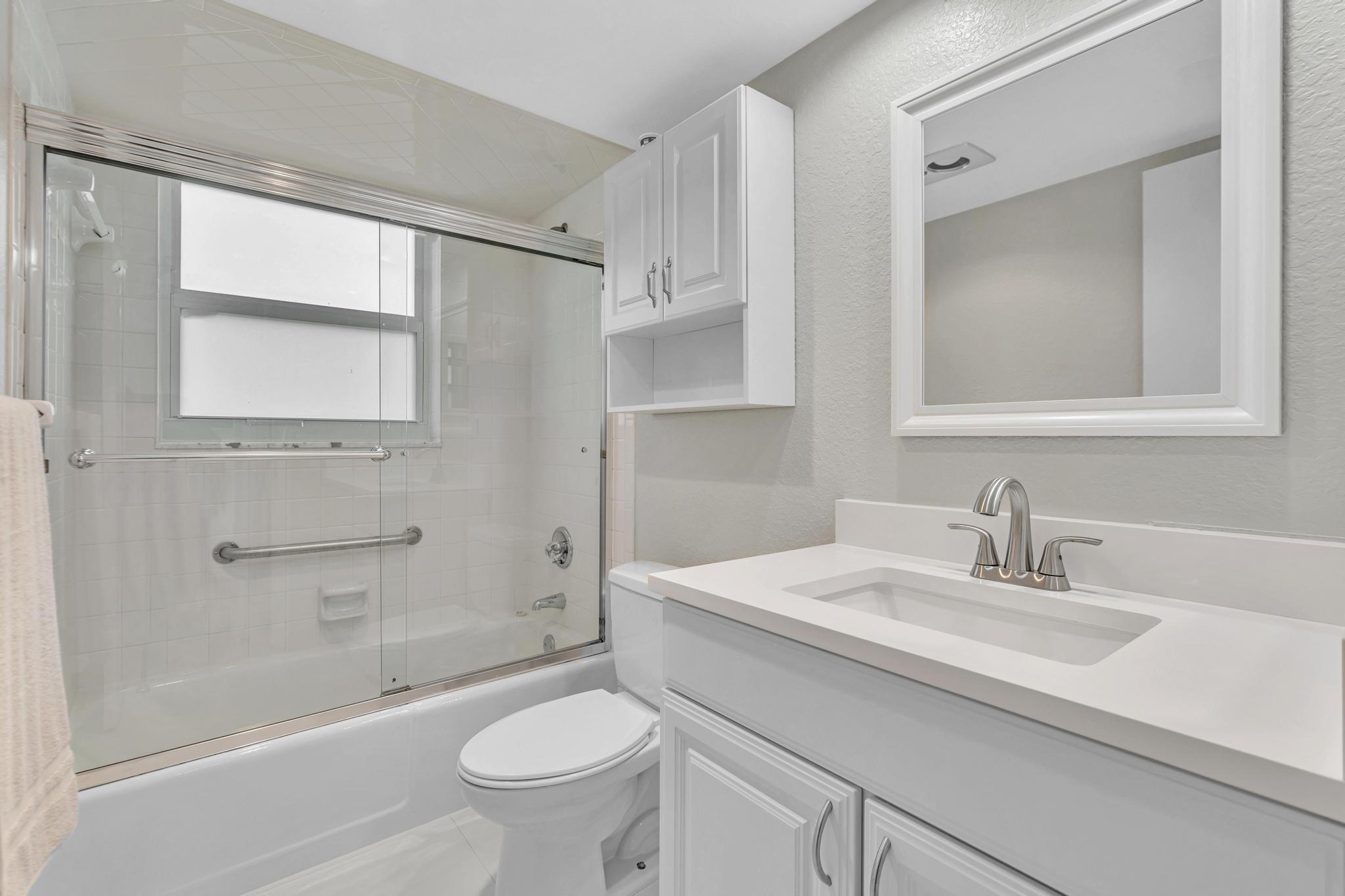 3800 Oaks Clubhouse Dr 201