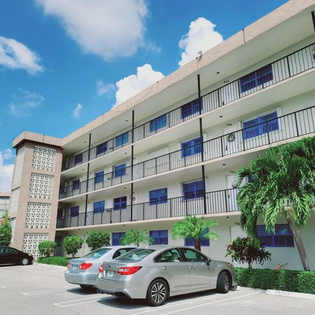 Photo of 2006 S Federal Highway #401, Boynton Beach, FL 33435 (MLS # R11003448)