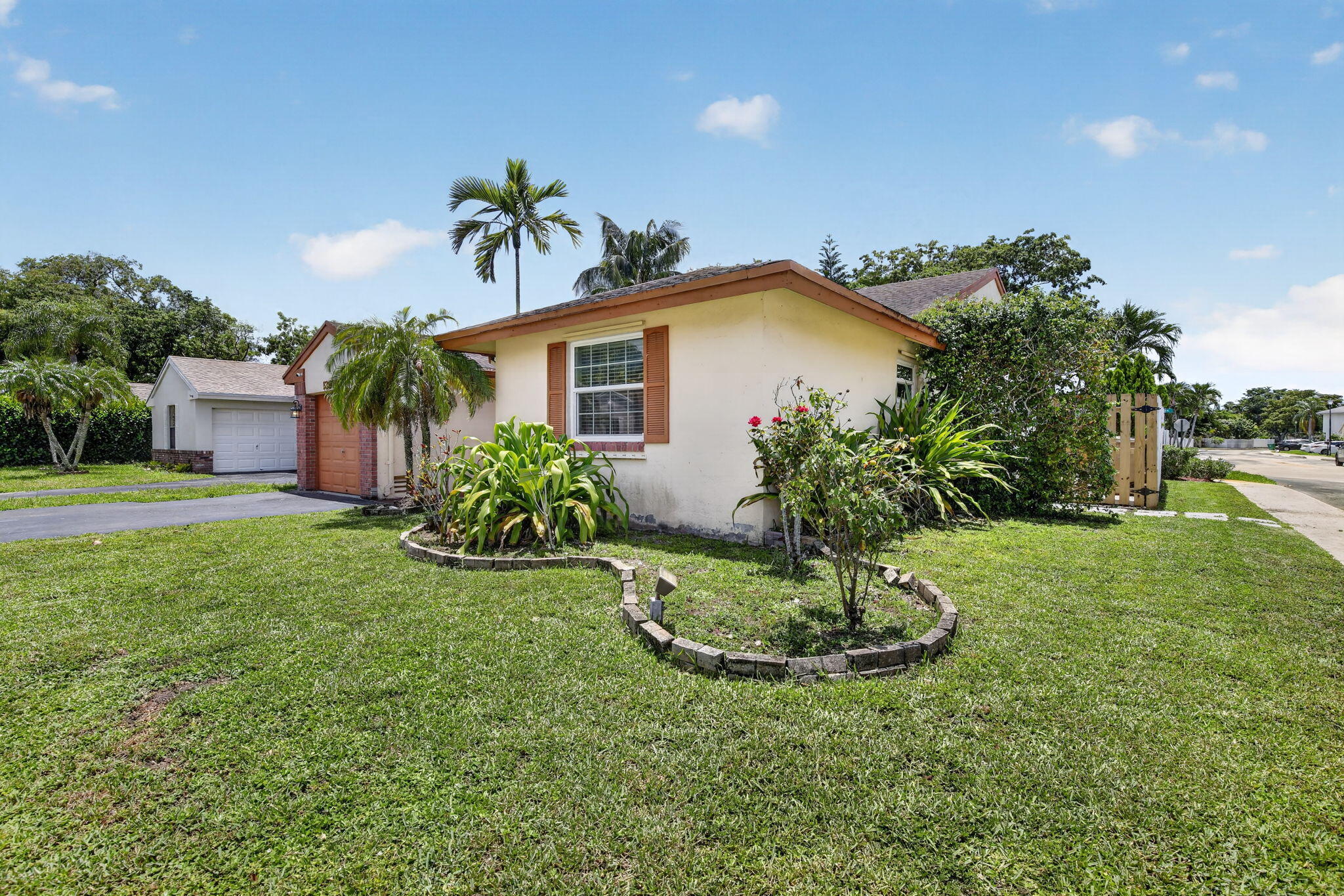 13970 Oaklawn Place