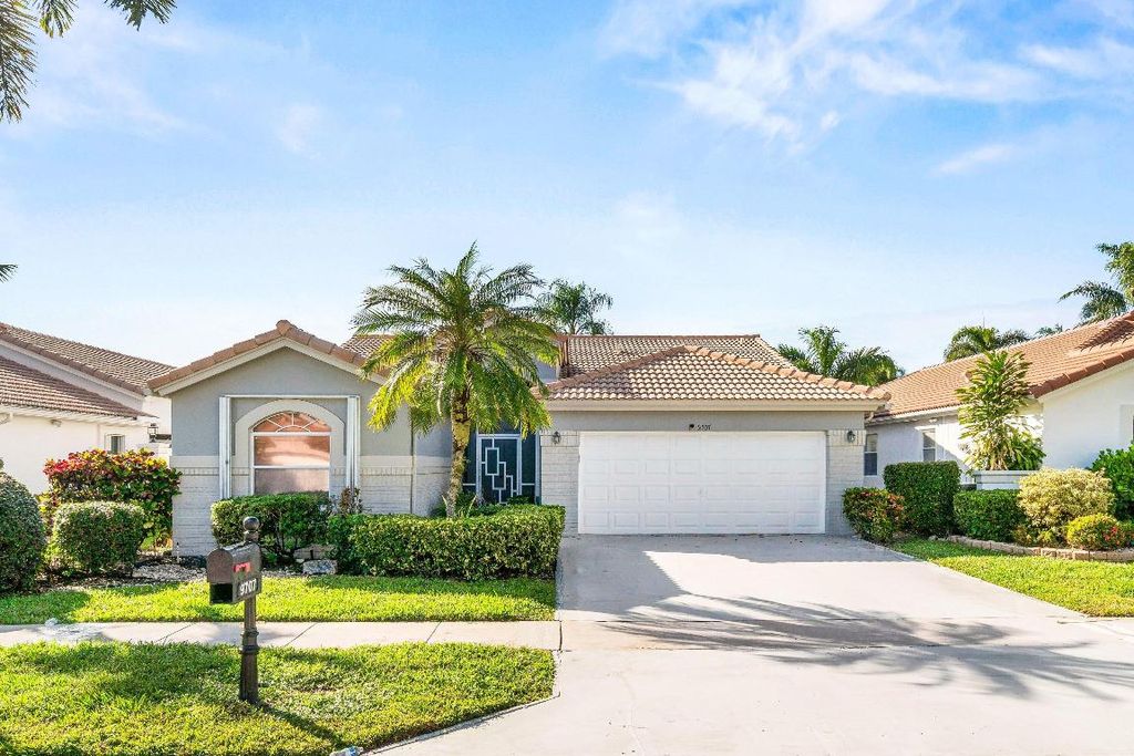 Photo of 9707 Harbour Lake Circle, Boynton Beach, FL 33437 (MLS # R11155902)