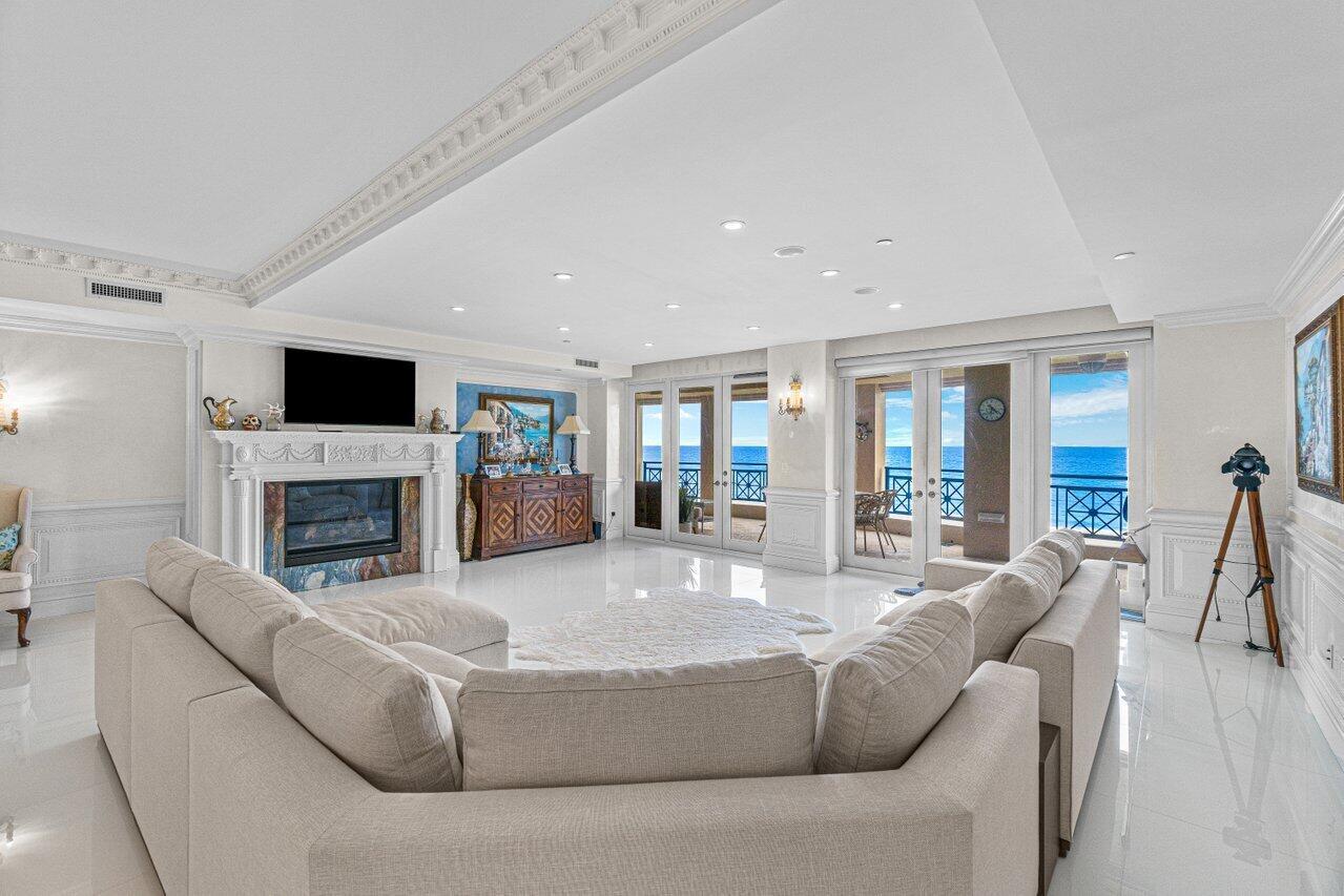 LUXURIA CONDO - Residential