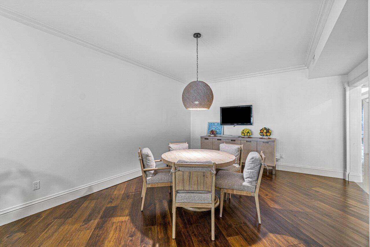 LUXURIA CONDO - Residential