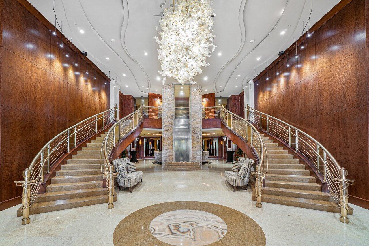 LUXURIA CONDO - Residential