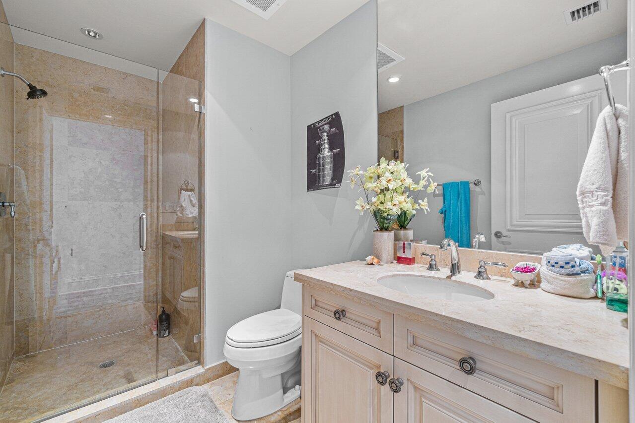 LUXURIA CONDO - Residential