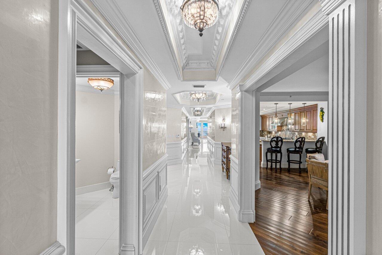 LUXURIA CONDO - Residential