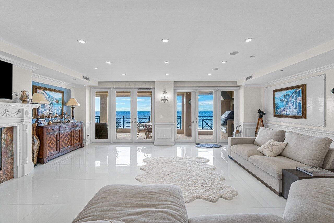 LUXURIA CONDO - Residential