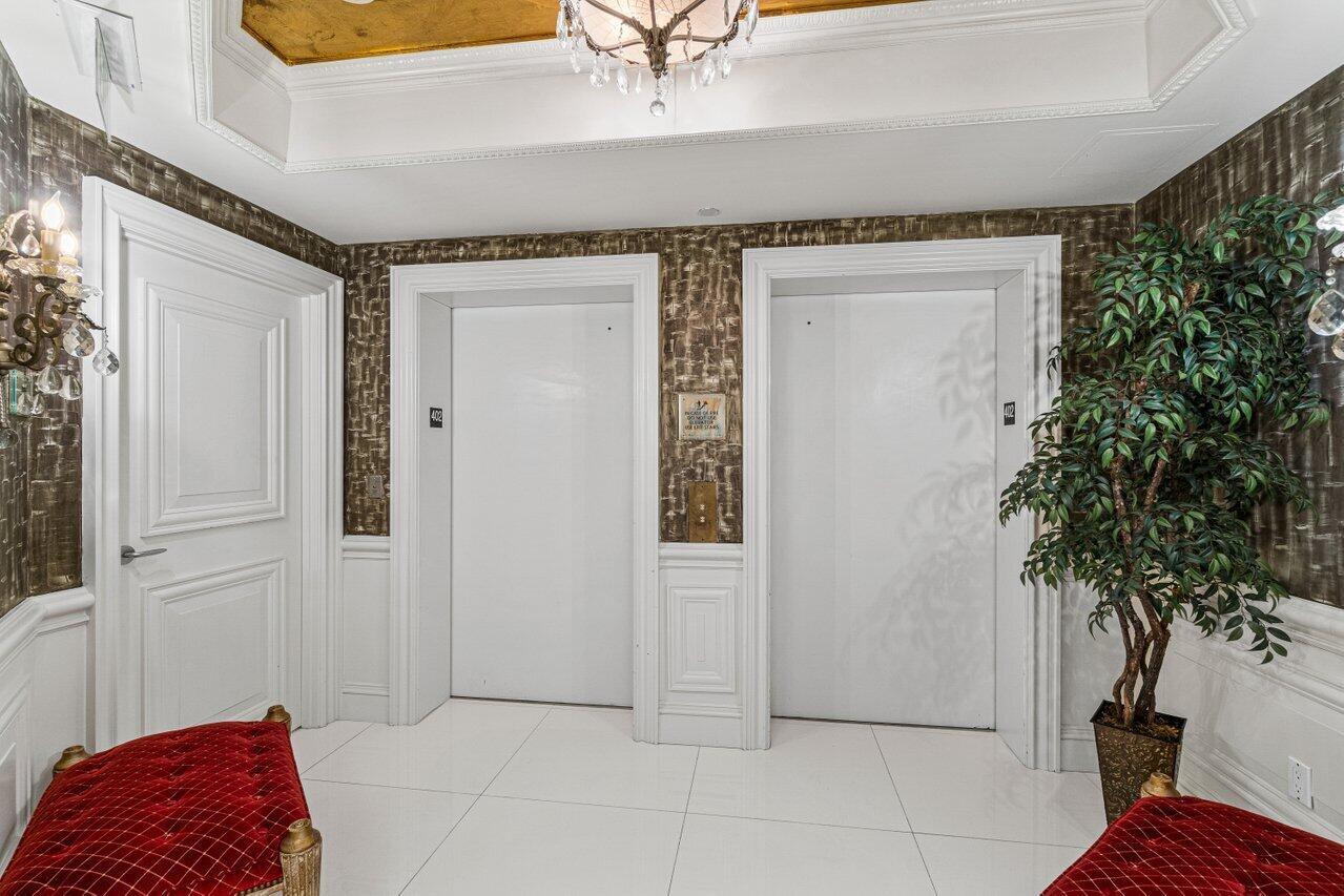 LUXURIA CONDO - Residential