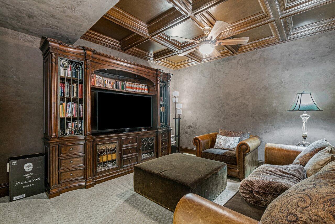 LUXURIA CONDO - Residential