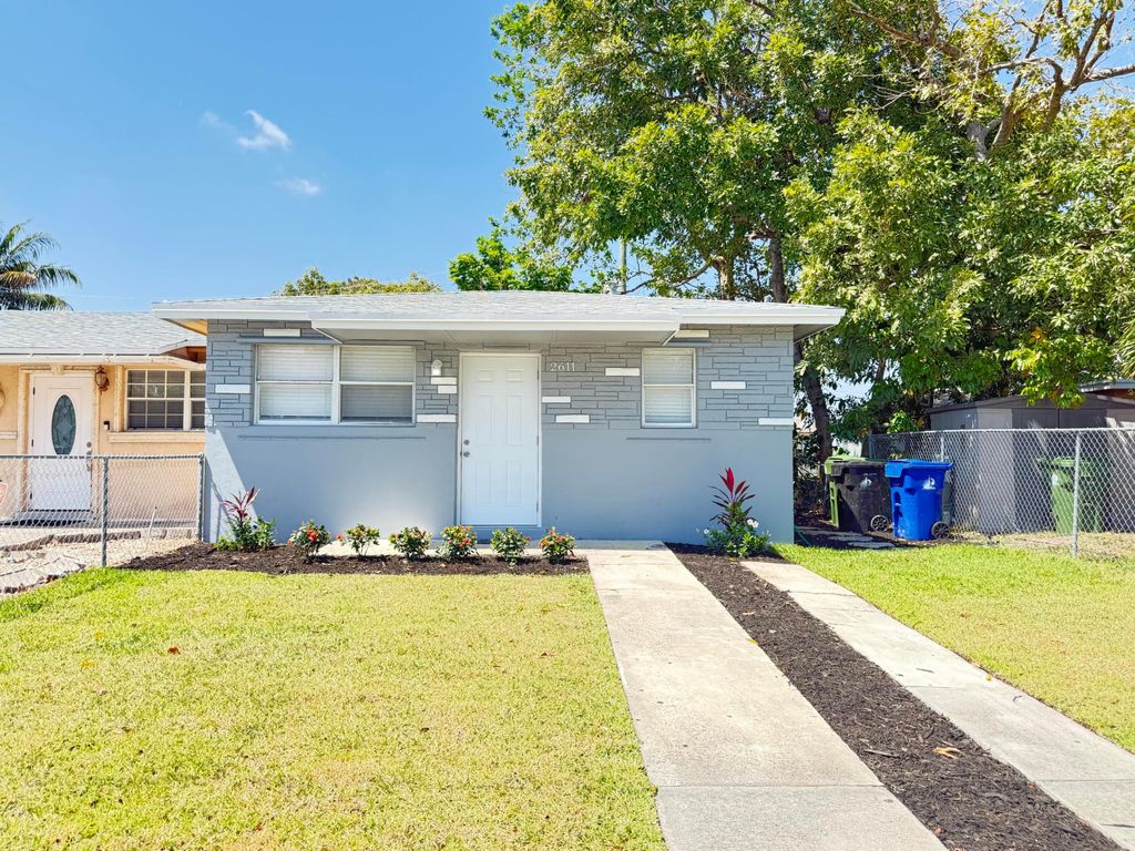 Photo of 2611 NW 21st Street, Fort Lauderdale, FL 33311 (MLS # B26020693)