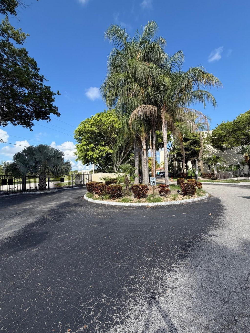 Photo of 118 Lake Emerald Drive #107, Oakland Park, FL 33309 (MLS # B26046800)