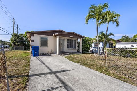 Single Family Residence in Riviera Beach FL 1060 31st Street St.jpg