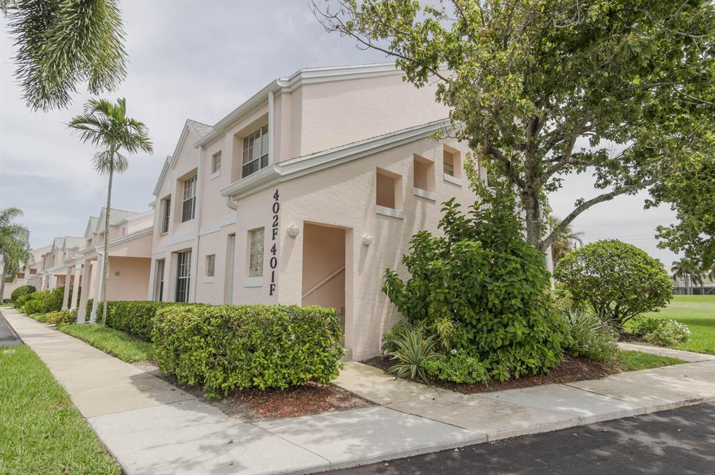 Single level, seasonal rental overlooking golf course views.
