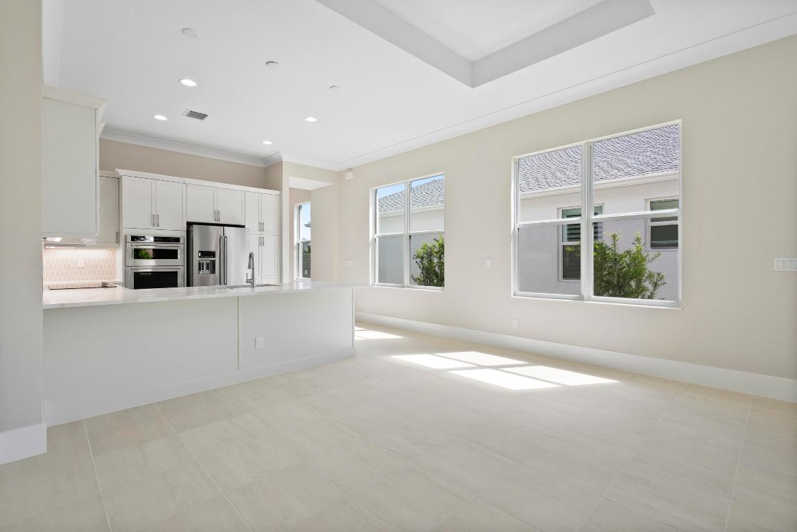 THE FALLS III AT GRAND HARBOR PLAT 32 - Residential