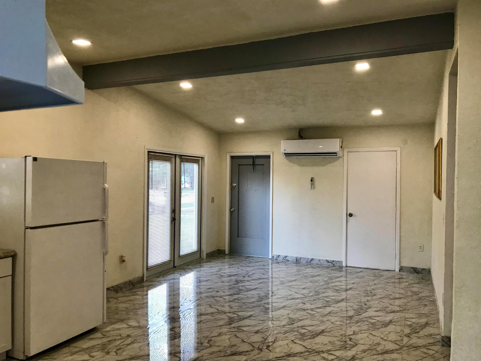 INDIAN HILLS ESTATES - Residential