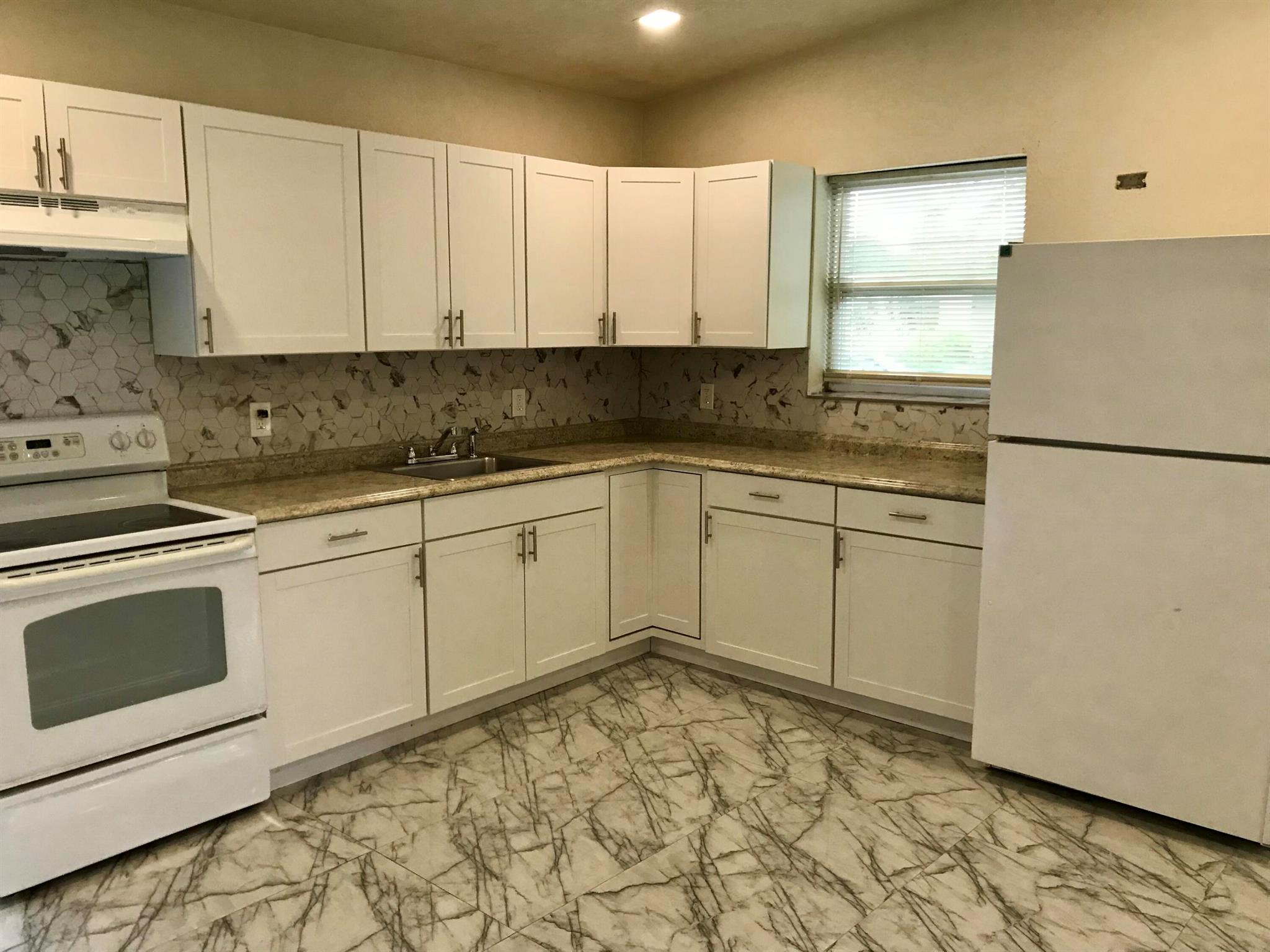 INDIAN HILLS ESTATES - Residential