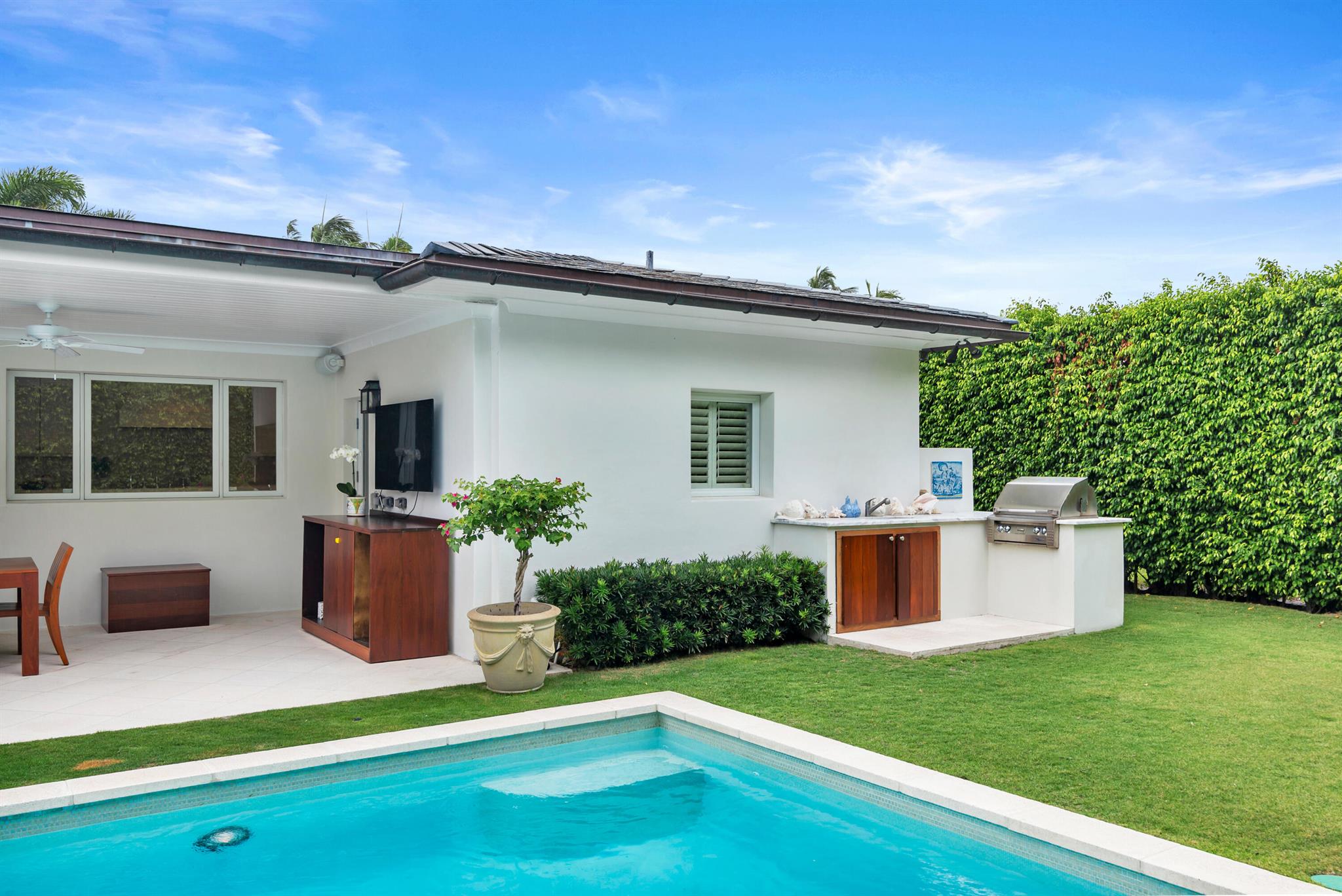 JAMAICA LANE IN - Residential