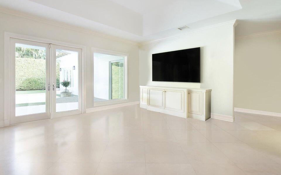 JAMAICA LANE IN - Residential