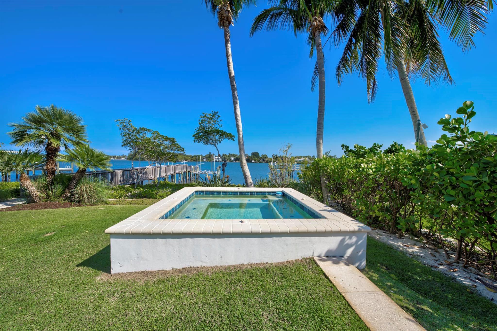PENNOCK POINT - Residential