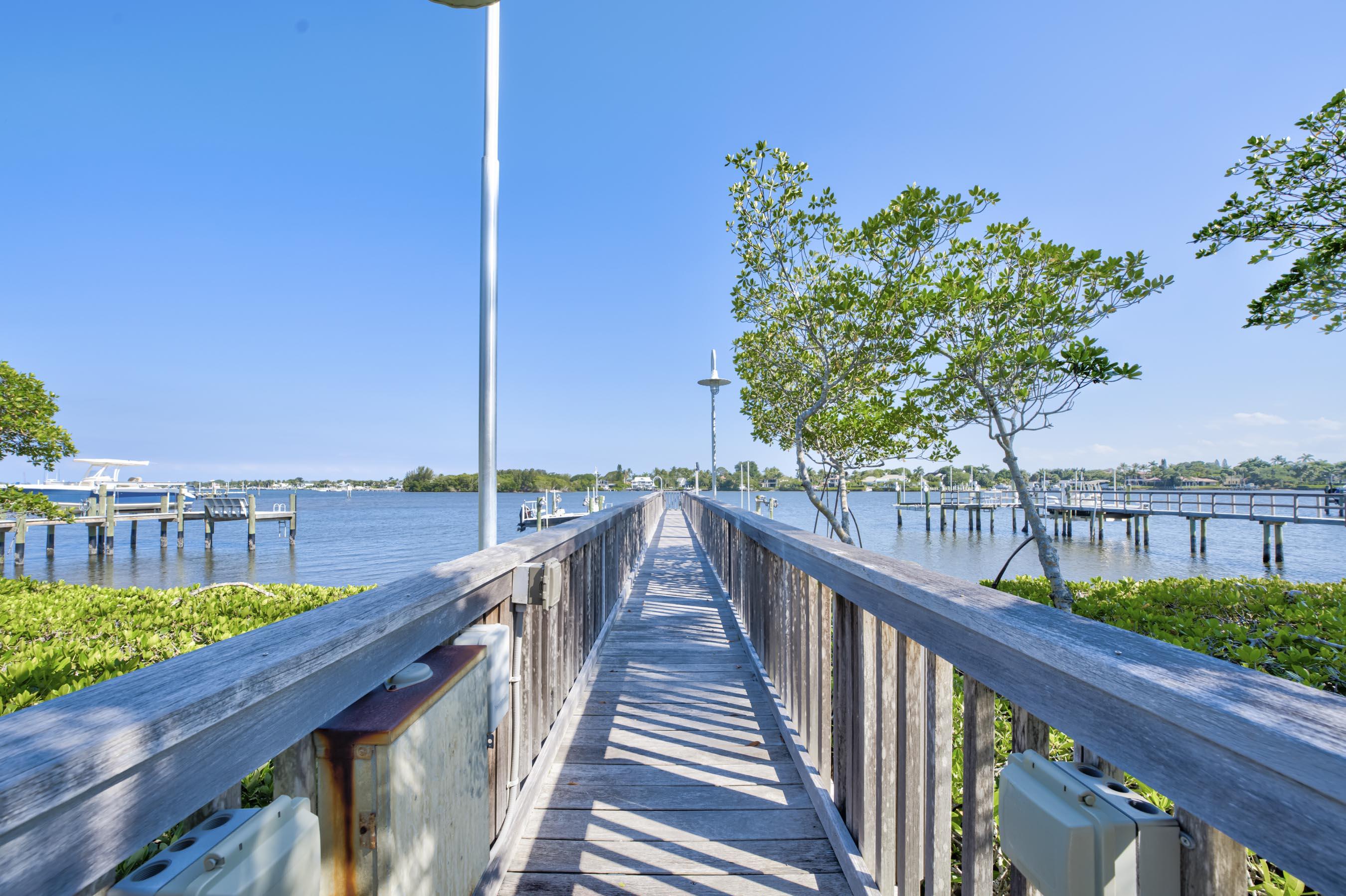 PENNOCK POINT - Residential