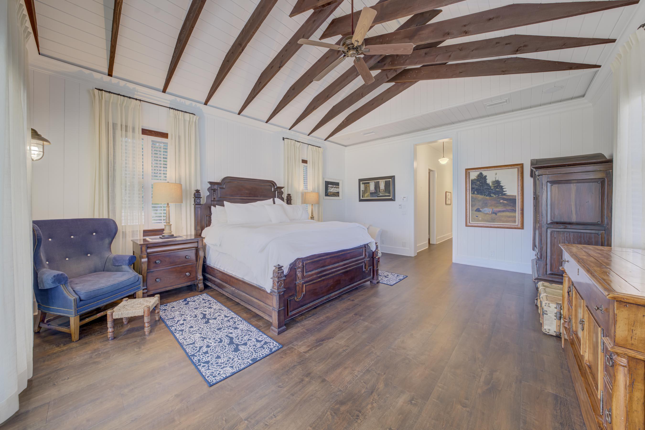 PENNOCK POINT - Residential