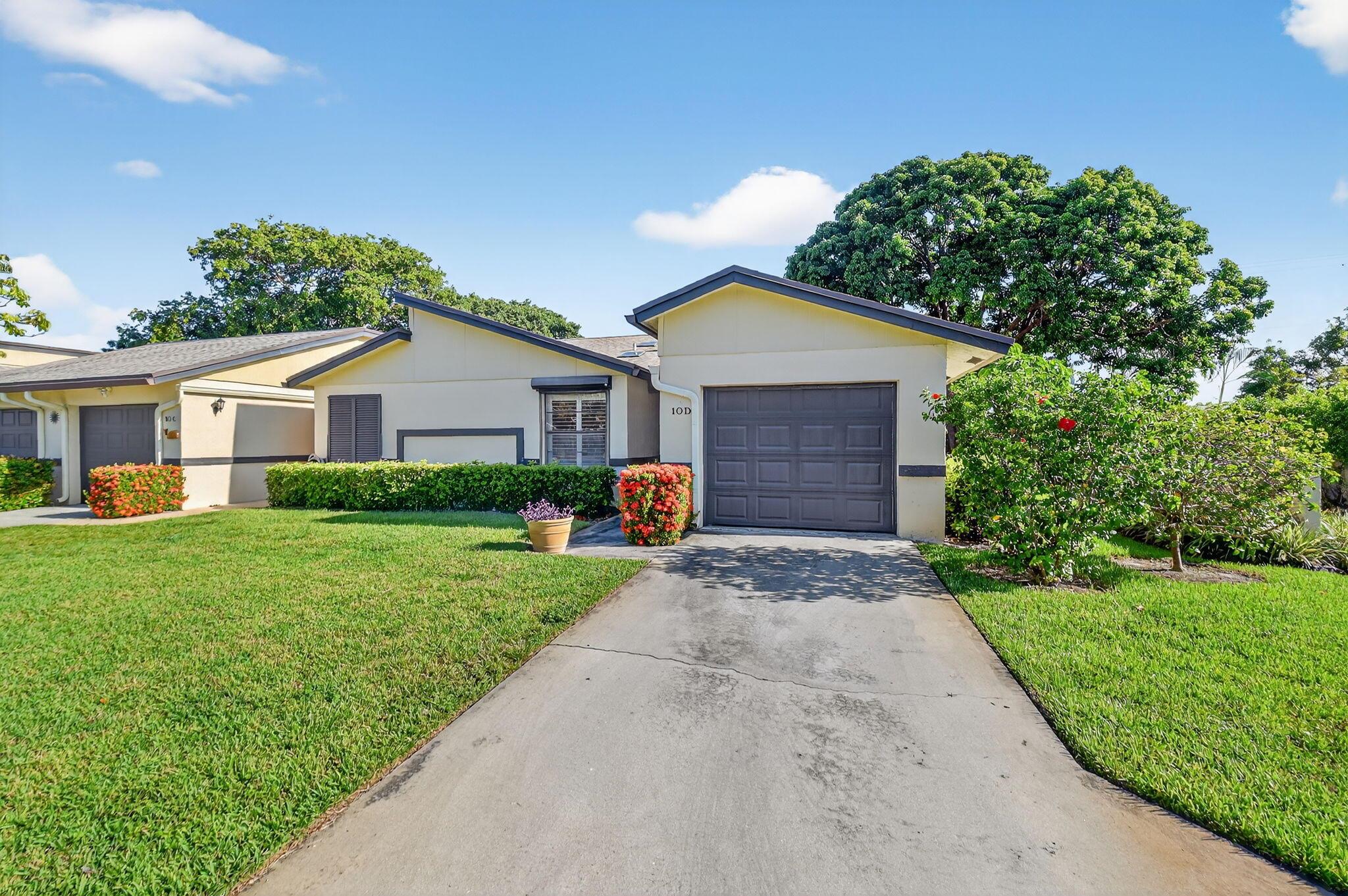 10 Ridge Point Drive D