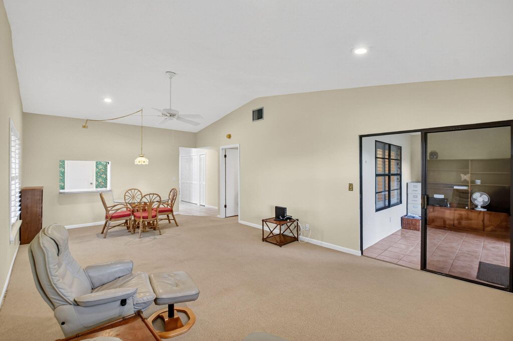 Photo of 10 Ridge Point Drive #D, Boynton Beach, FL 33435 (MLS # R11111838)