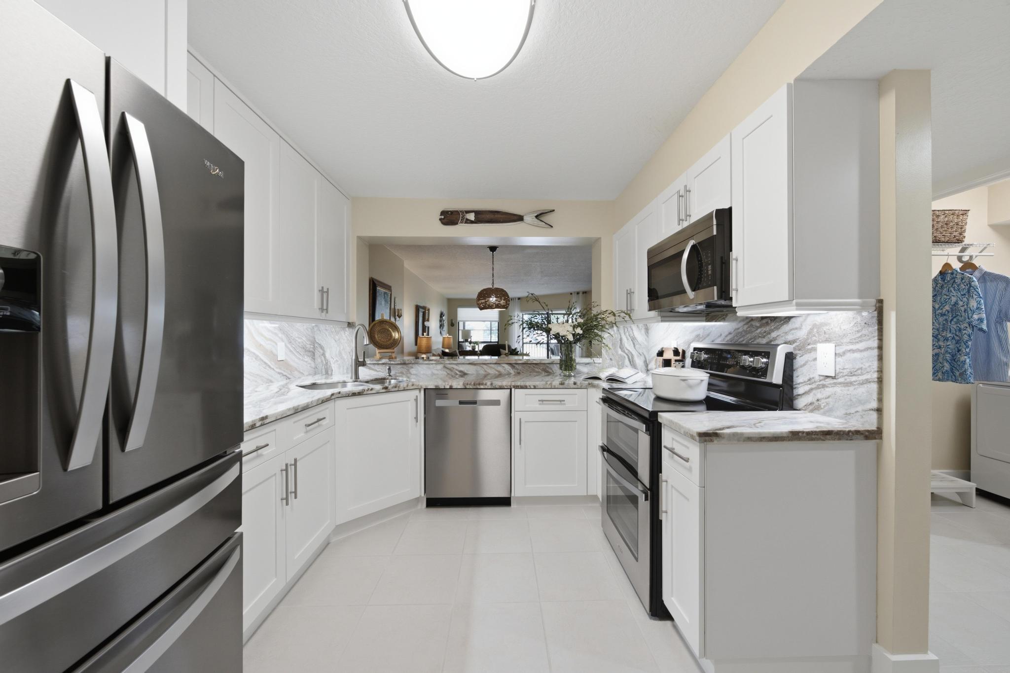 7232 FAIRFAX Drive 205, Tamarac FL 33321