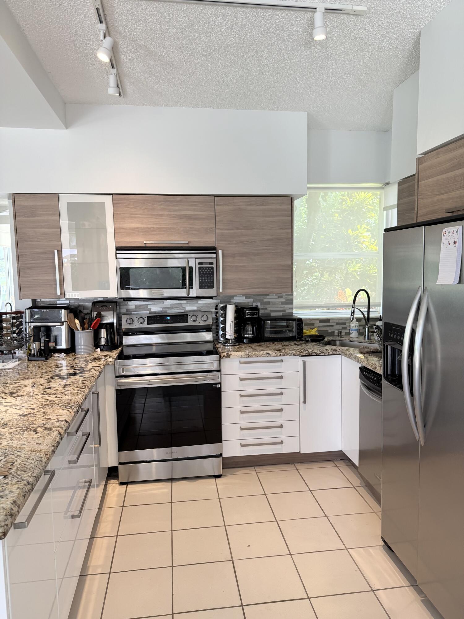 TIFFANY TRACE - Residential