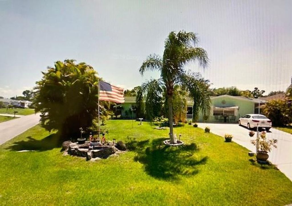 Photo of 424 Willows Avenue, Port Saint Lucie, FL 34952 (MLS # R10710783)