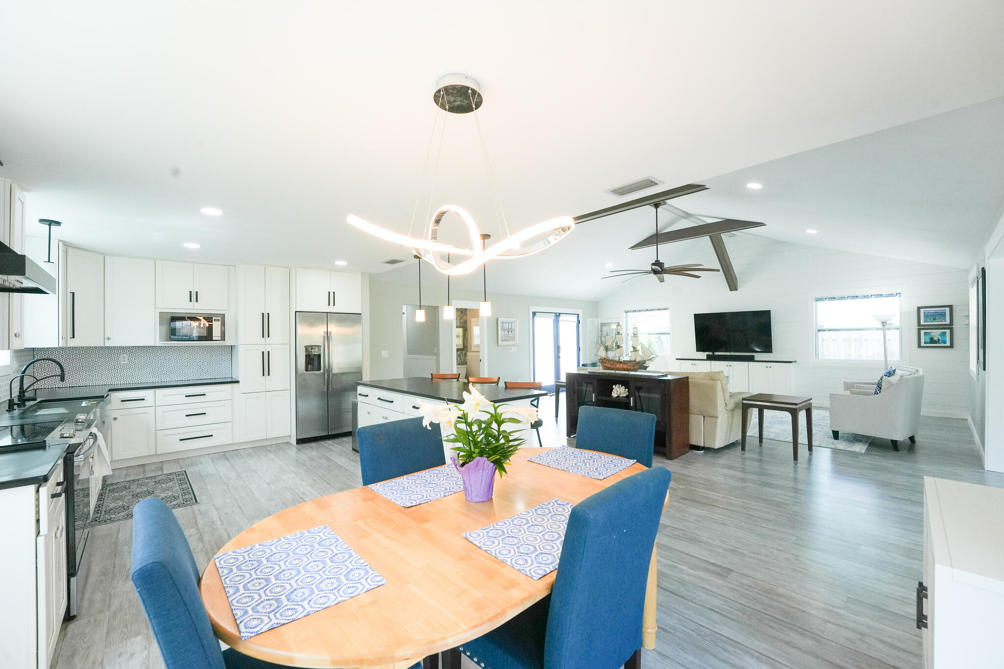 RUSTIC HILLS - Residential