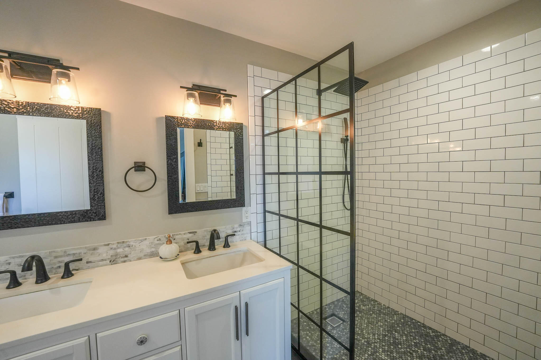 RUSTIC HILLS - Residential