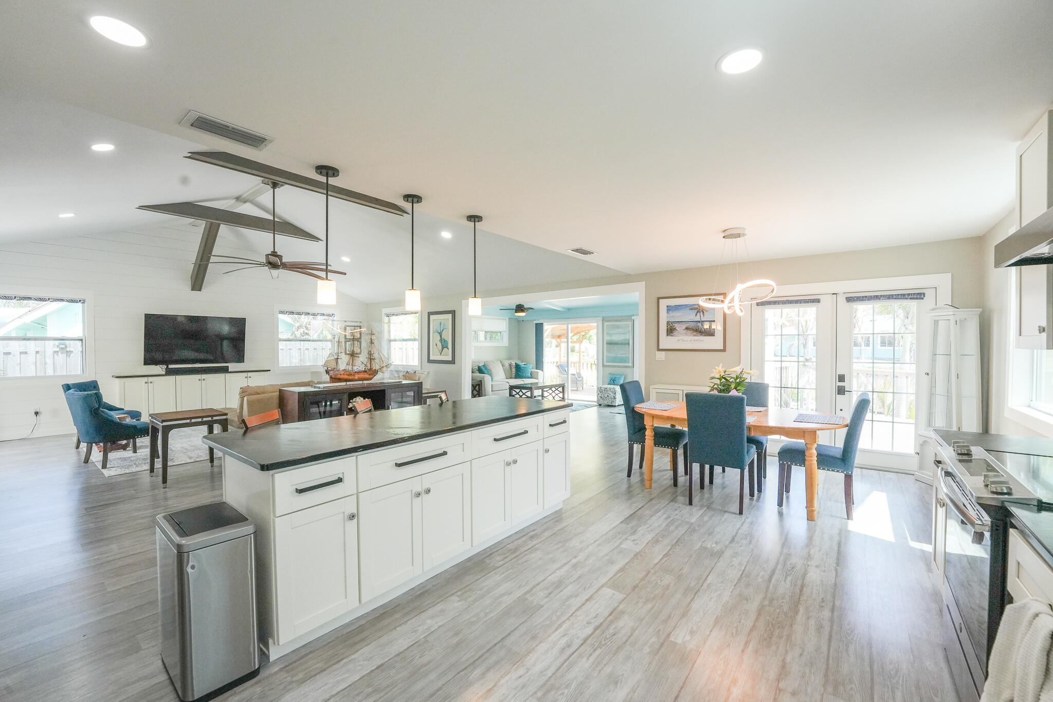 RUSTIC HILLS - Residential