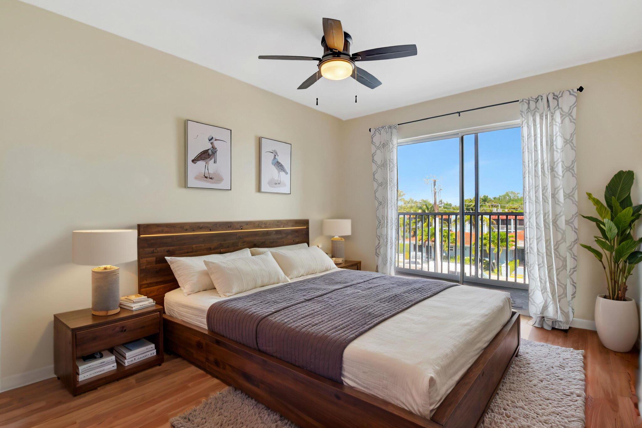 1502 S Lakeside Drive 318