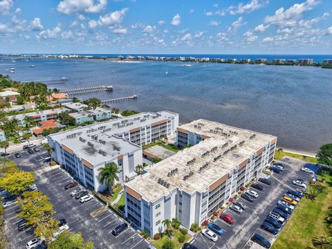 1502 S Lakeside Drive 318 Lake Worth Beach FL 33460