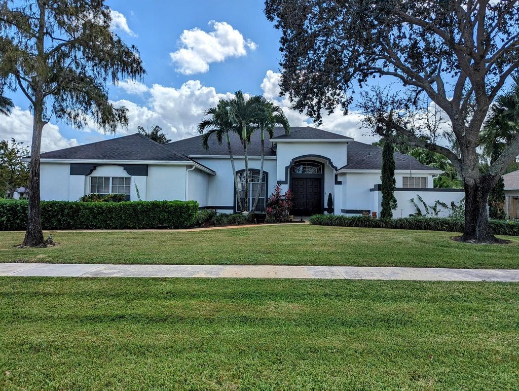 Photo of 1847 Primrose Lane, Wellington, FL 33414 (MLS # R10931916)