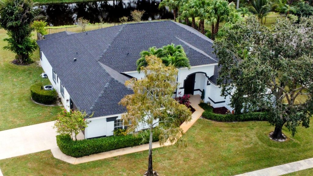 Photo of 1847 Primrose Lane, Wellington, FL 33414 (MLS # R10931916)