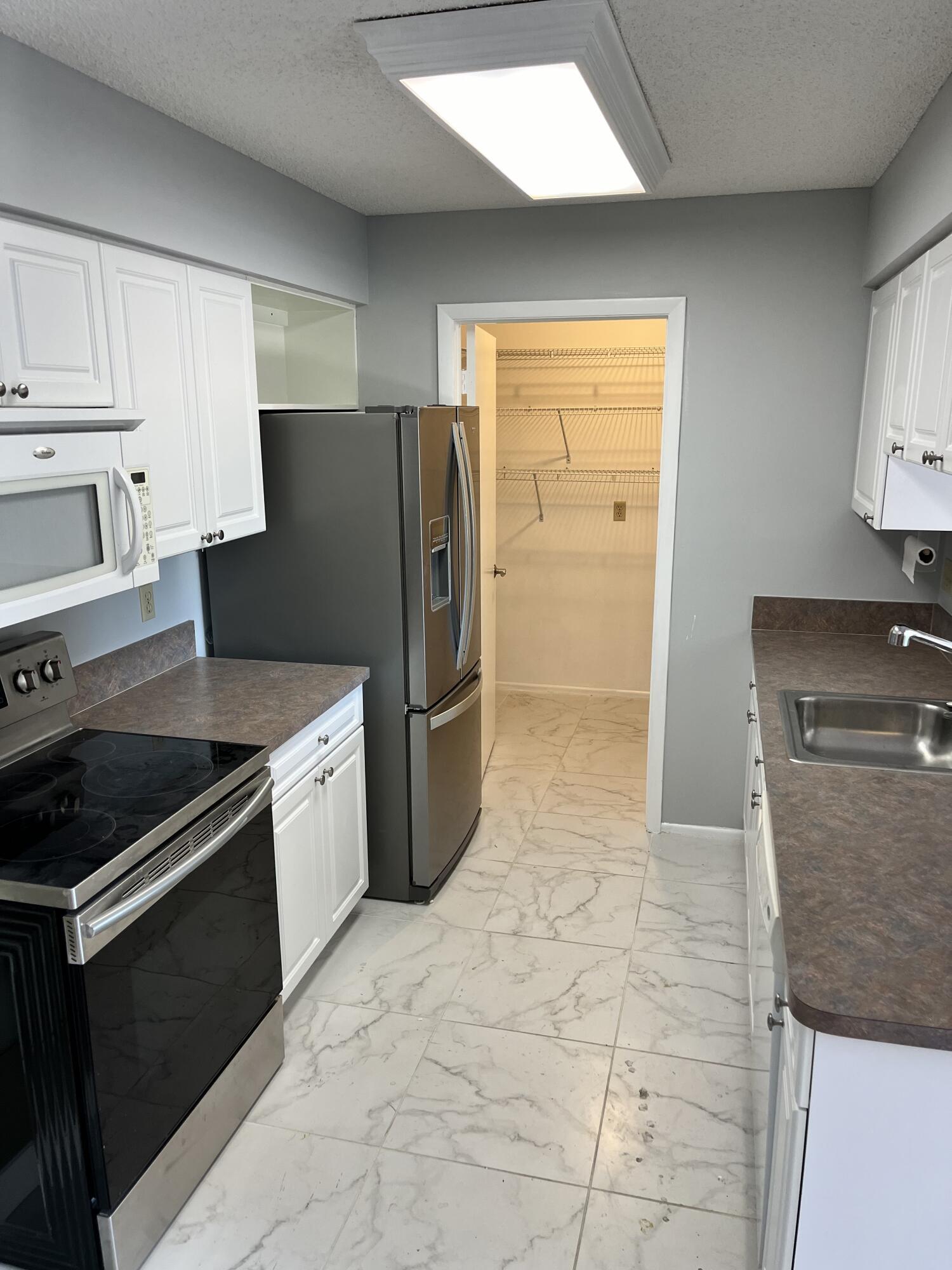CINNAMON TREE - Residential Lease